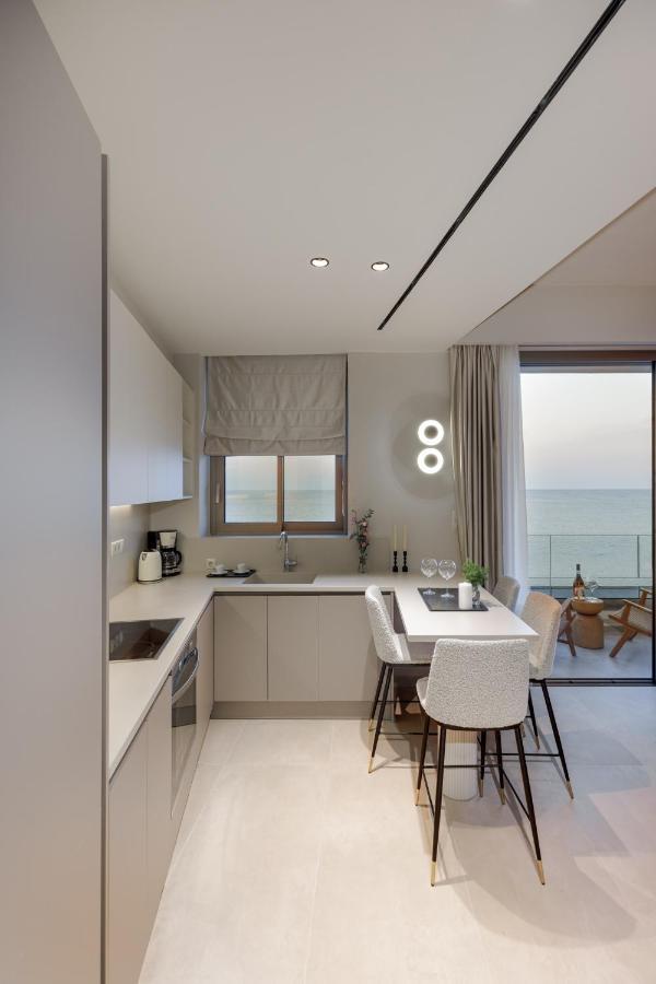 Kales Sea View Suites Ierápetra エクステリア 写真